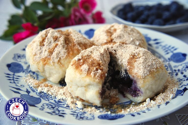 Fruit Dumplings – Ovocné kynuté knedlíky